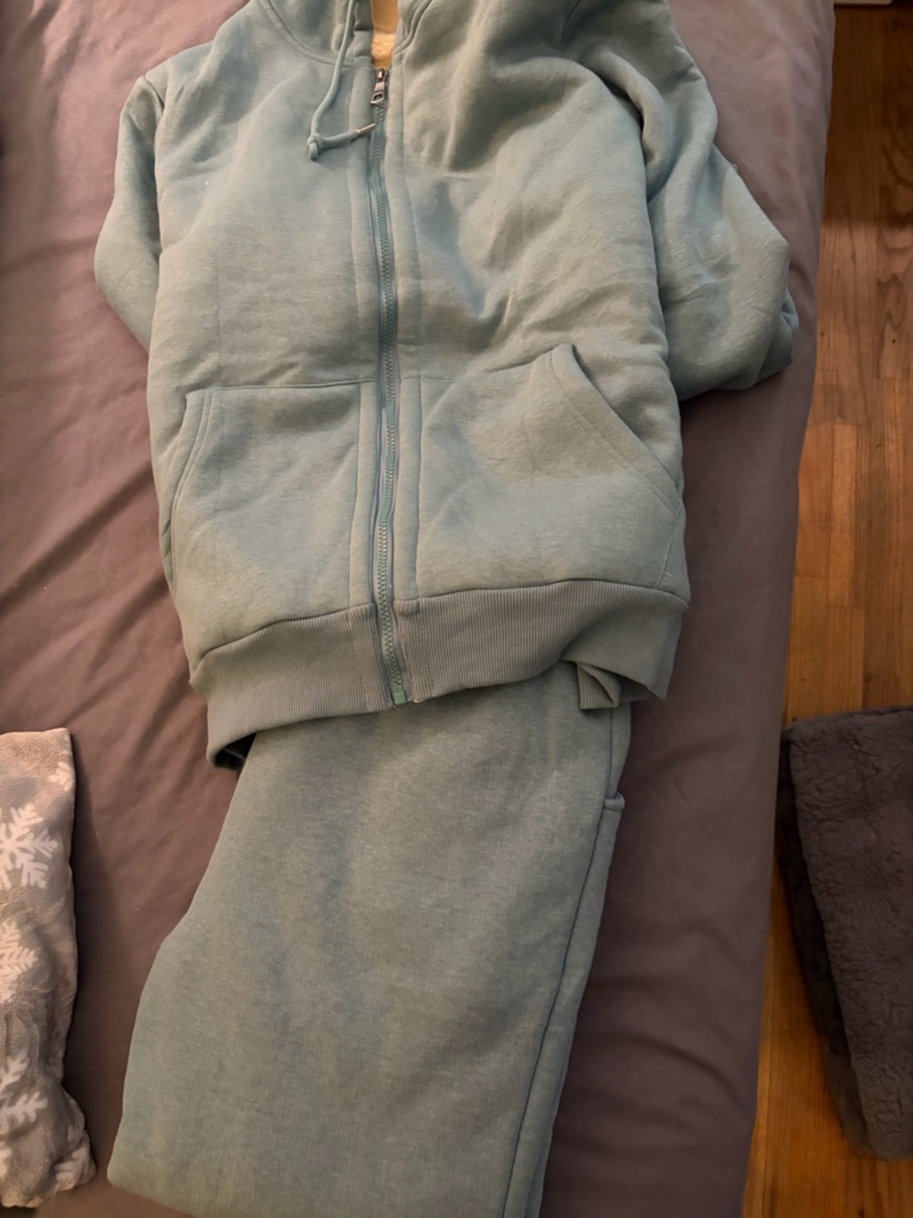 Women's Light Sage Sherpa Lined Zip-Up Hoodie & Jogger Set